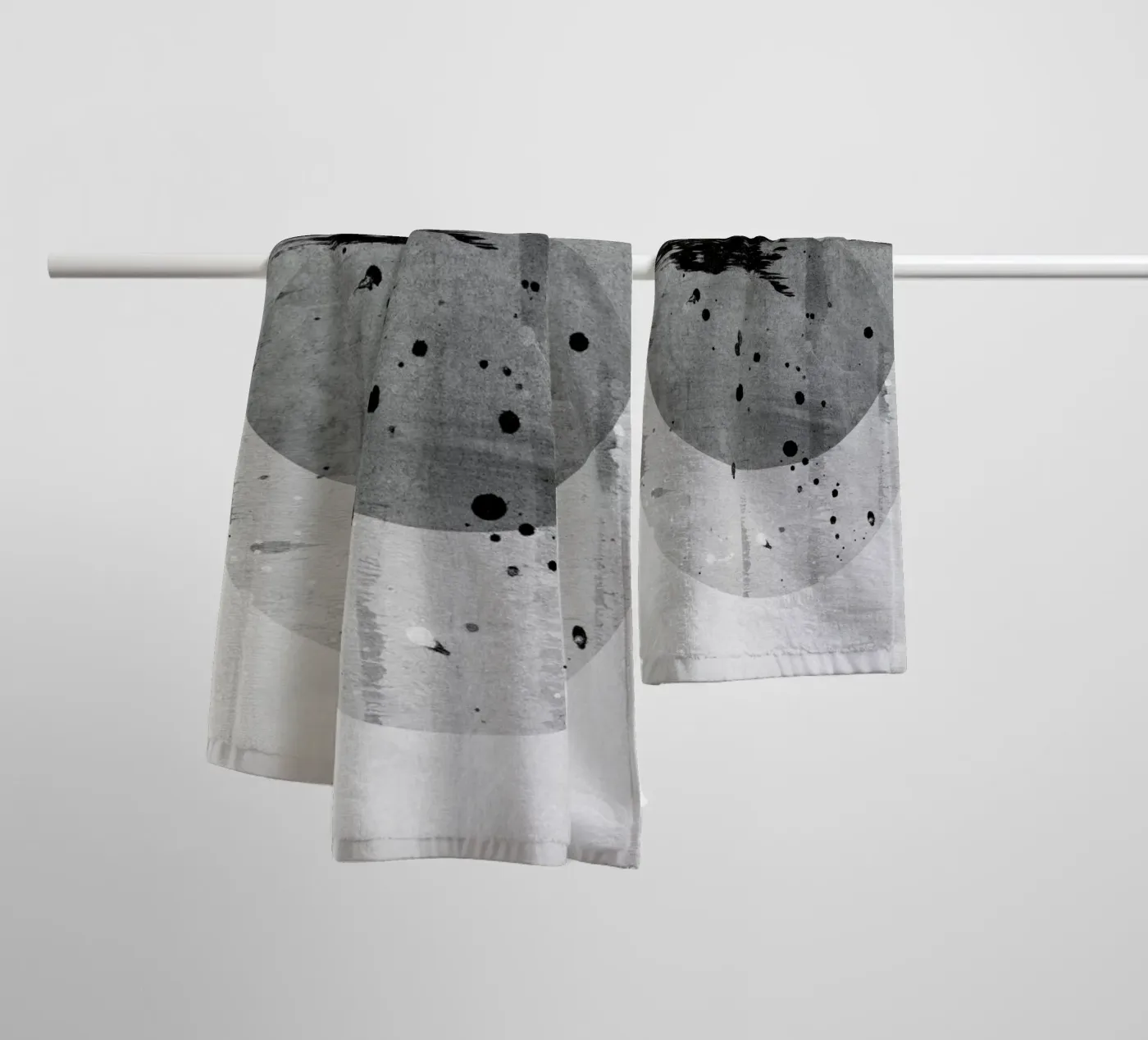 GEOMETRY 3 towel by STUDIO LEEMO