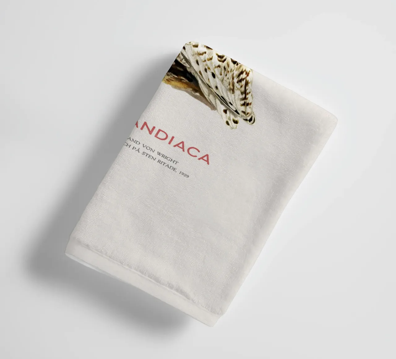 Schneeeule oder Nyctea scandiaca Handtuch von Vintagrafica