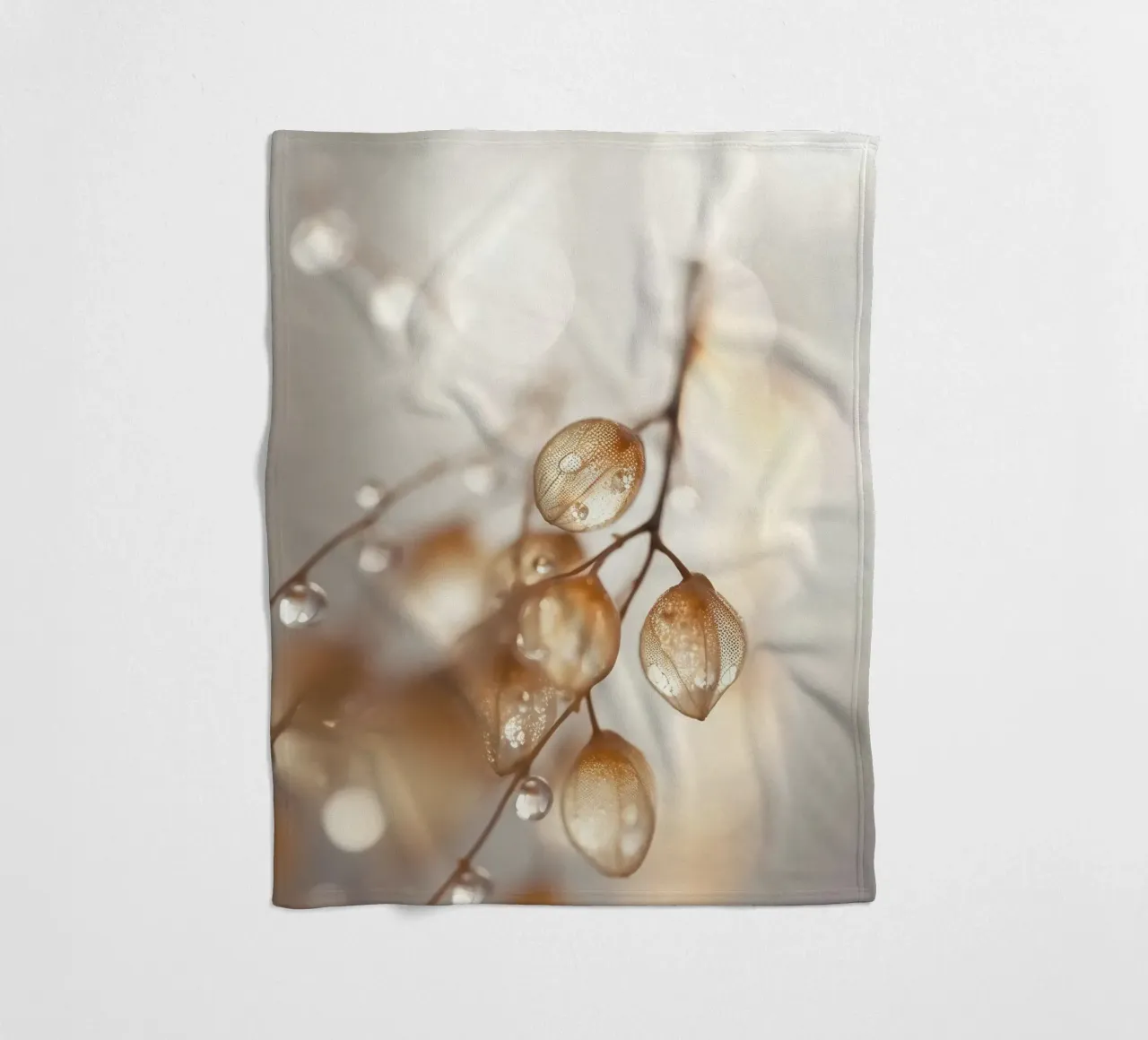 Drops On Leaf No 3 coperta in pile da treechild