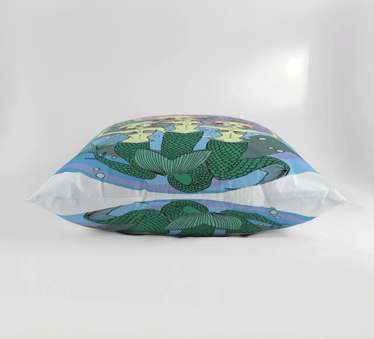 Nessie Mermaids cuscino da Agnes KR Patience