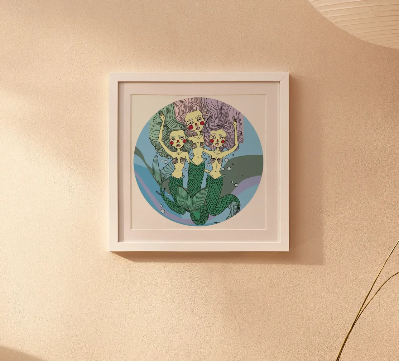 Nessie Mermaids poster con telaio in legno da Agnes KR Patience