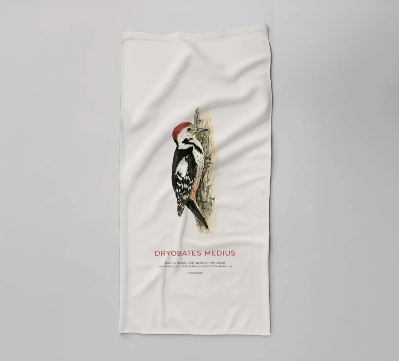 Mittelspecht oder Dryobates medius Handtuch von Vintagrafica