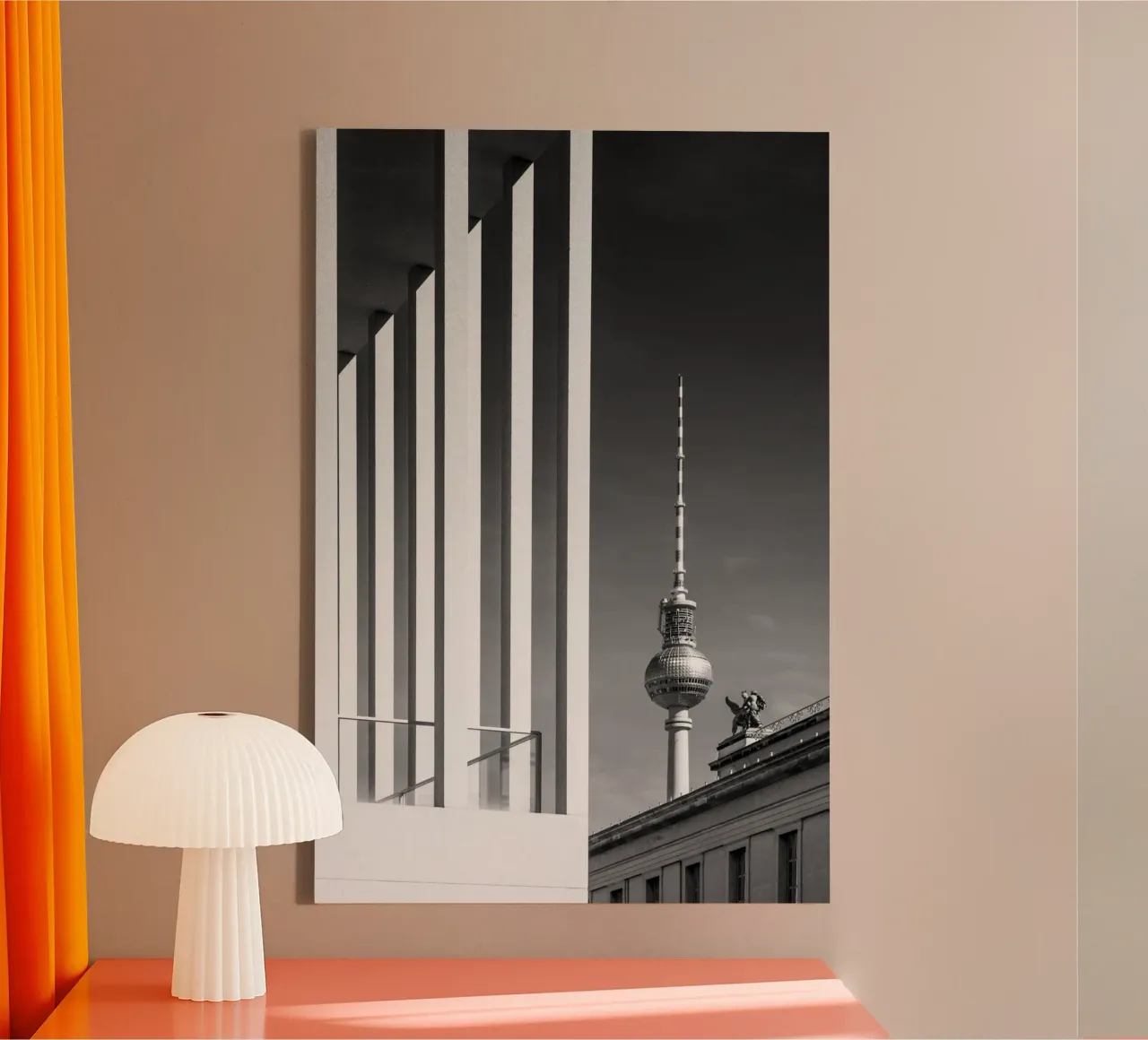 BERLINO Torre della televisione e Isola dei musei | Monochrom tela con Cornice a cassetta da Melanie Viola