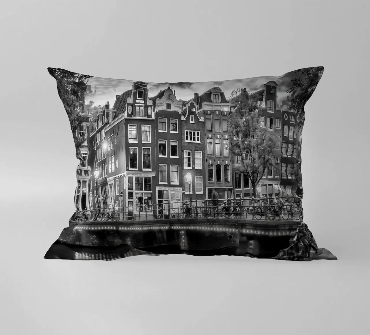 AMSTERDAM Idillio serale sul Singel | Monochrom cuscino da Melanie Viola