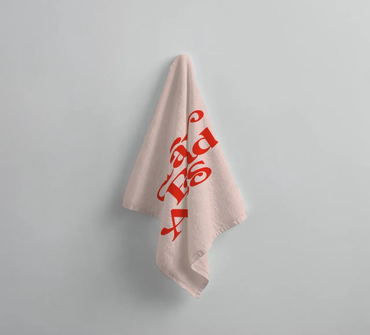 Design tipografico Stay Bad Ass in rosa e rosso asciugamano da bagno da THE MOTIVATED TYPE