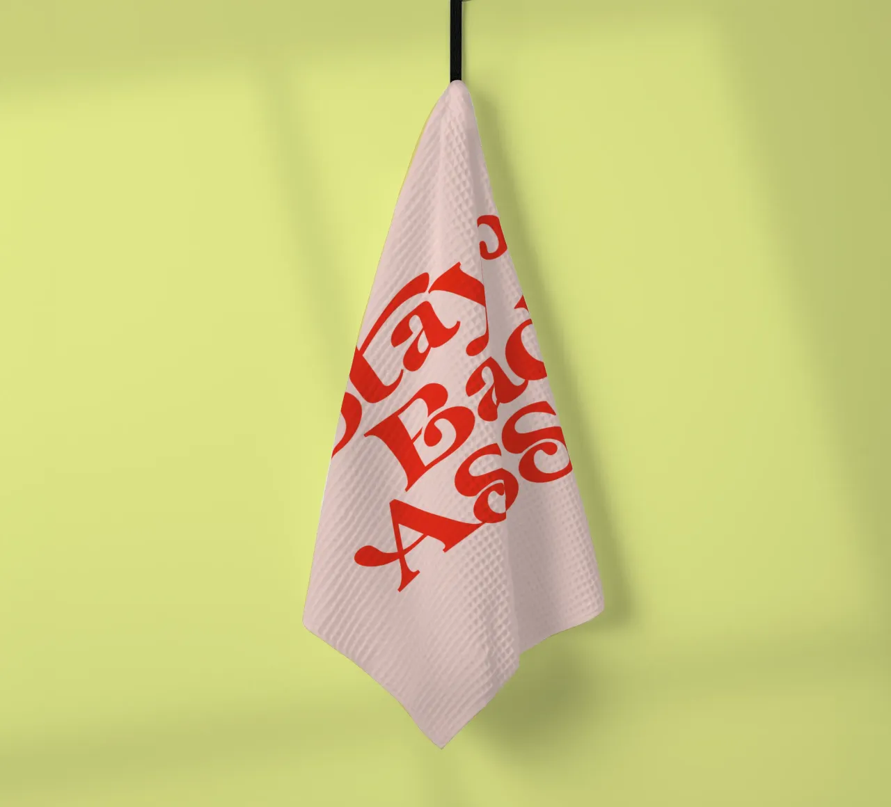 Design tipografico Stay Bad Ass in rosa e rosso canovaccio da cucina da THE MOTIVATED TYPE