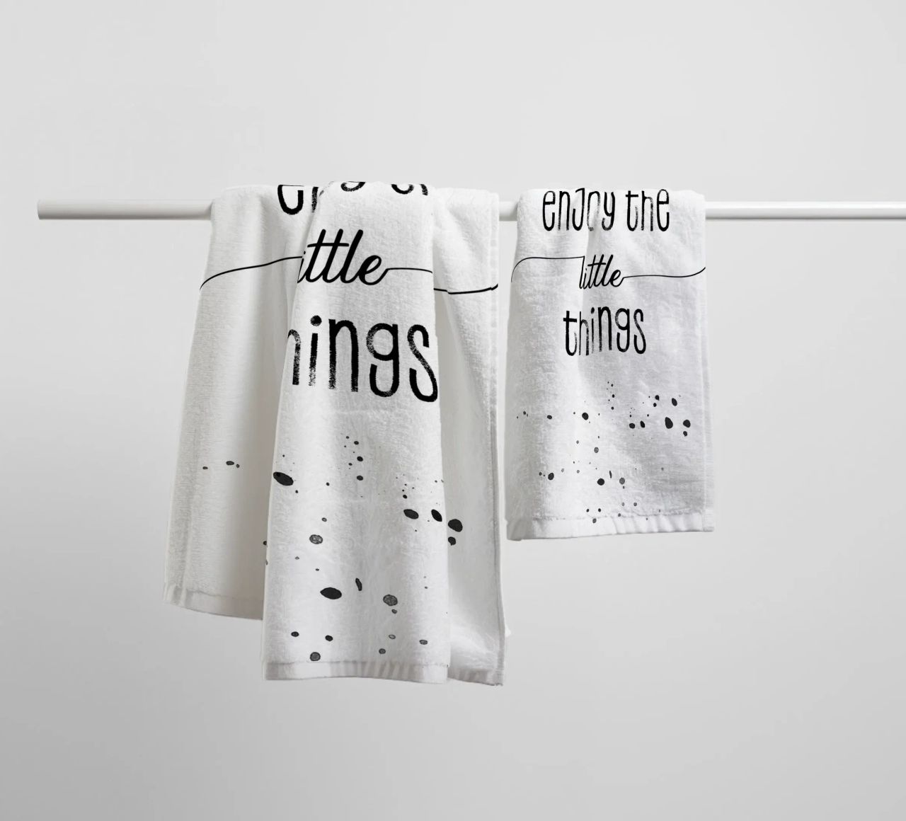 TEXT ART Enjoy the little things asciugamano da bagno da Melanie Viola