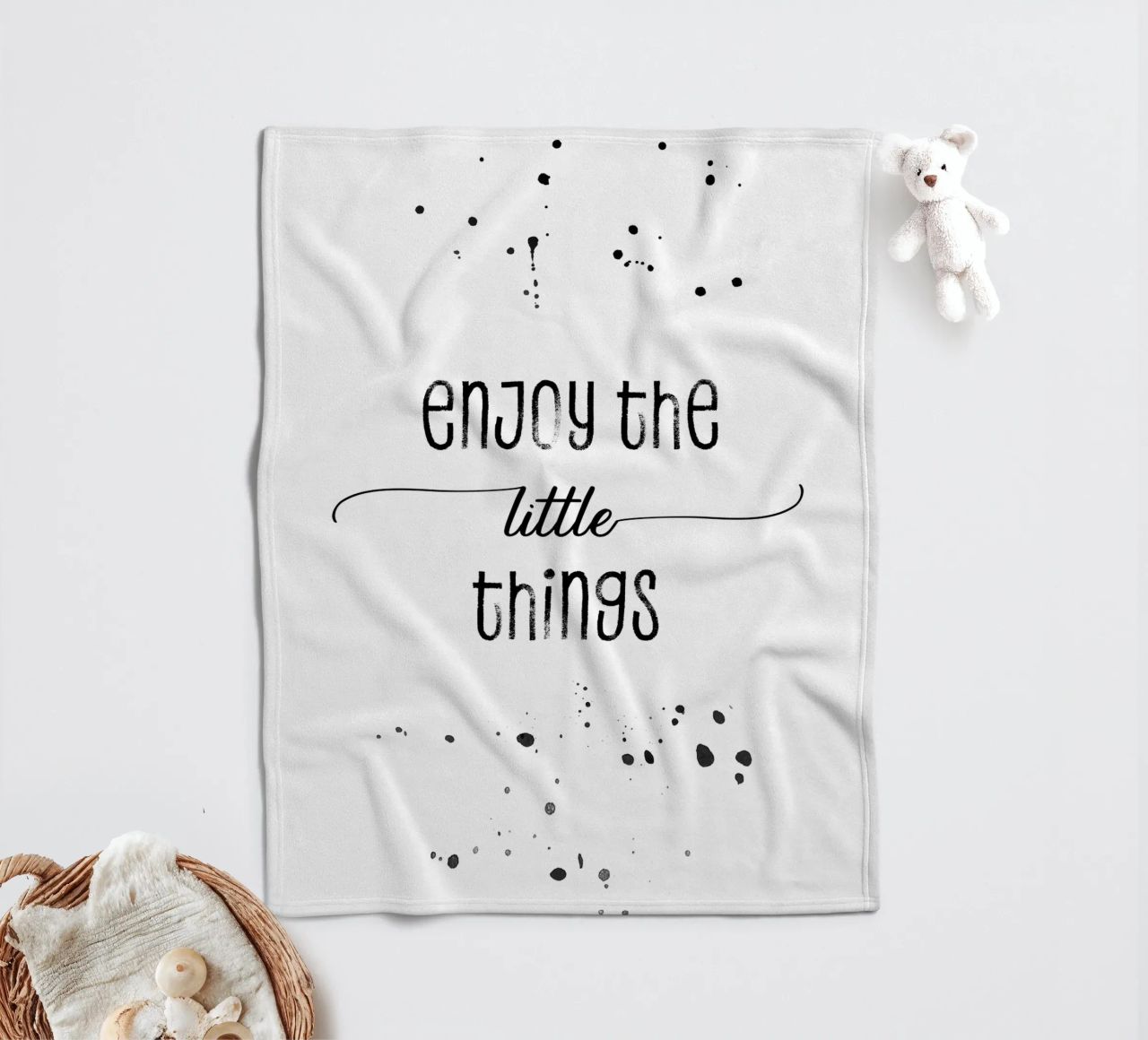 TEXT ART Enjoy the little things coperta in pile da Melanie Viola