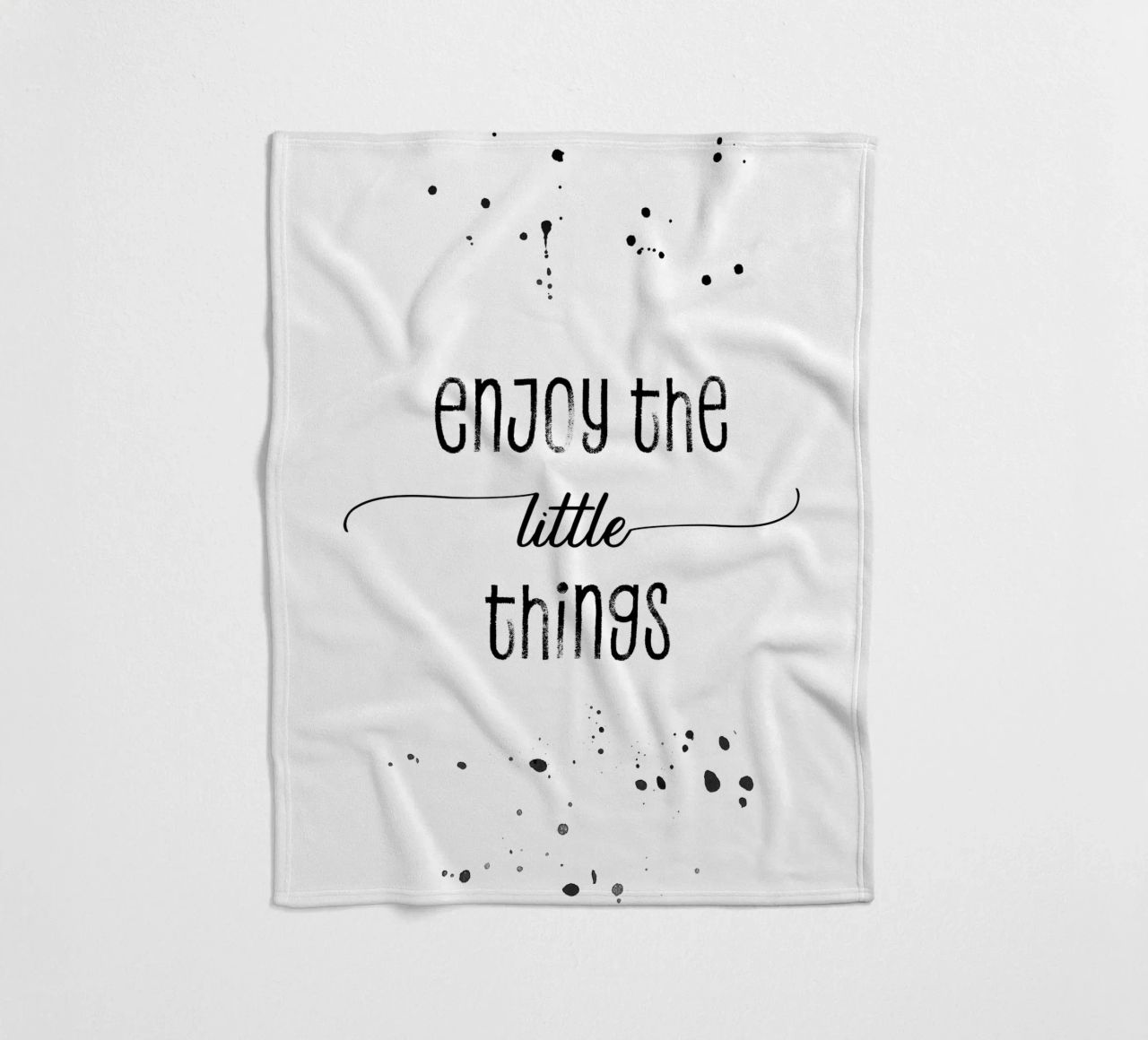 TEXT ART Enjoy the little things coperta in pile da Melanie Viola