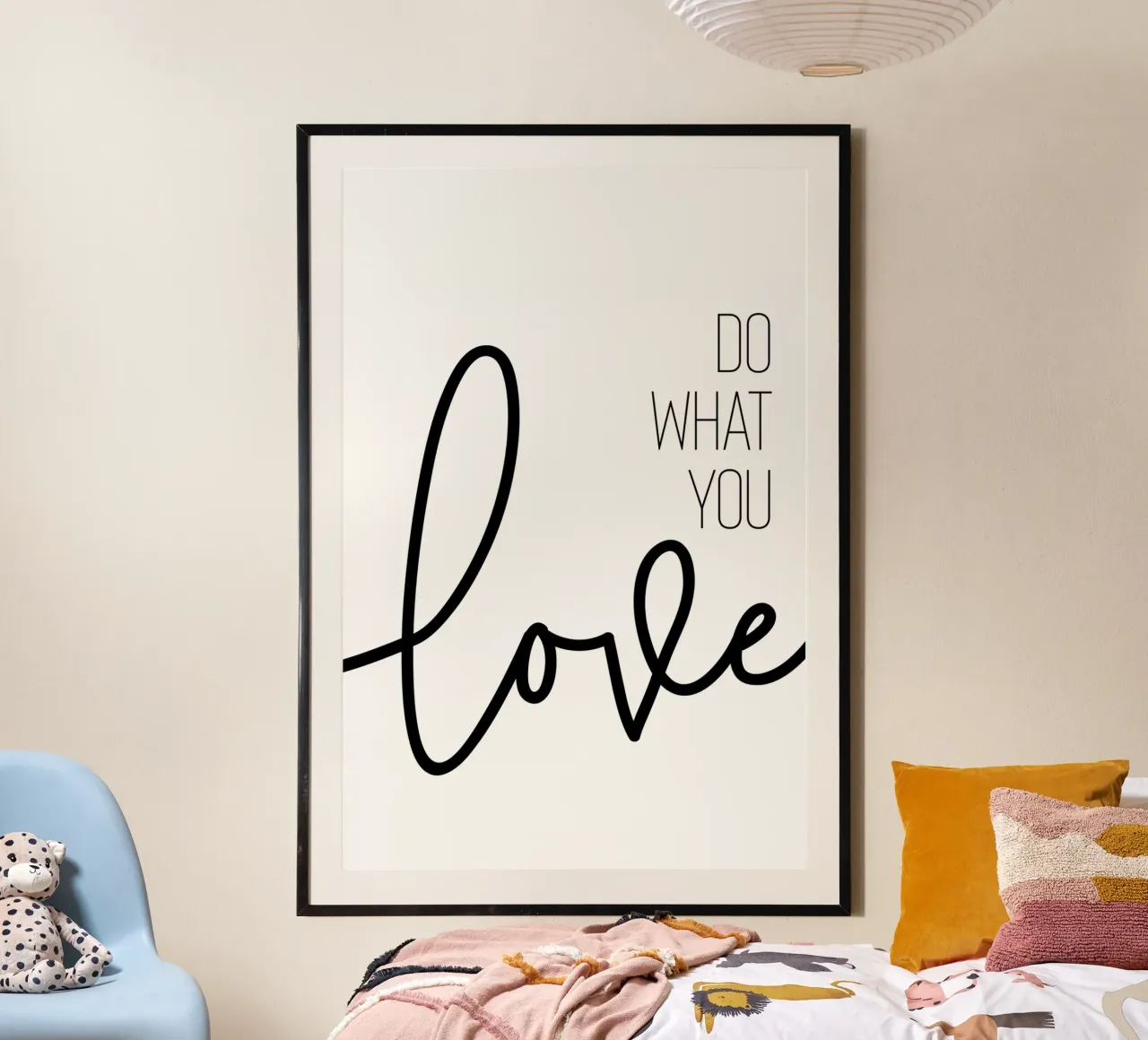 Fare ciò che si ama poster con telaio in legno da Melanie Viola