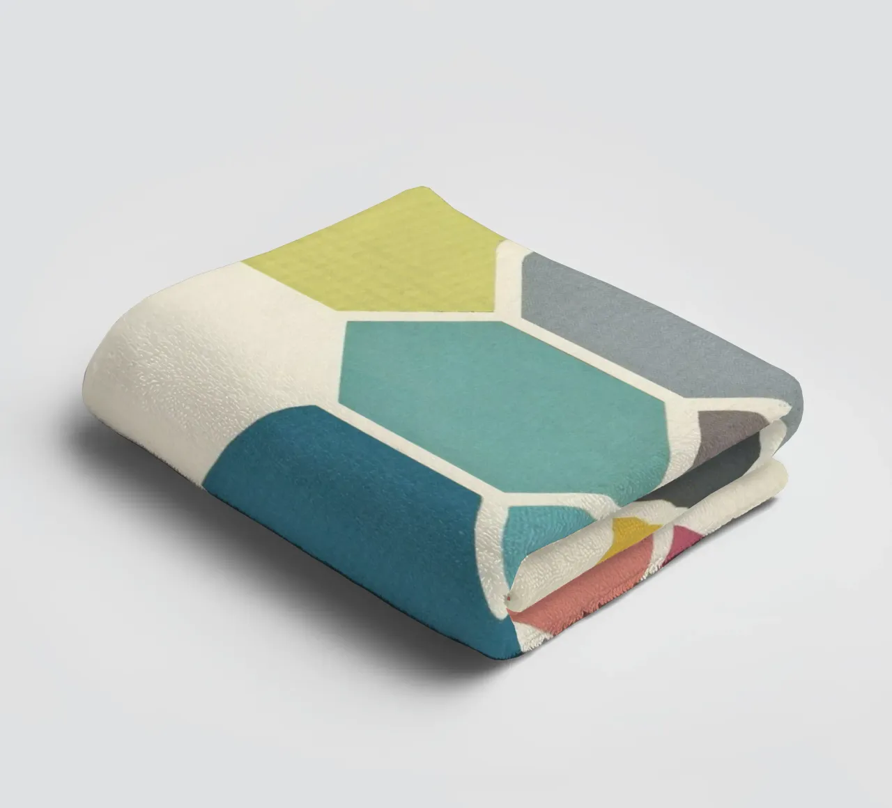 Honigwabe II Handtuch von Cassia Beck Collage