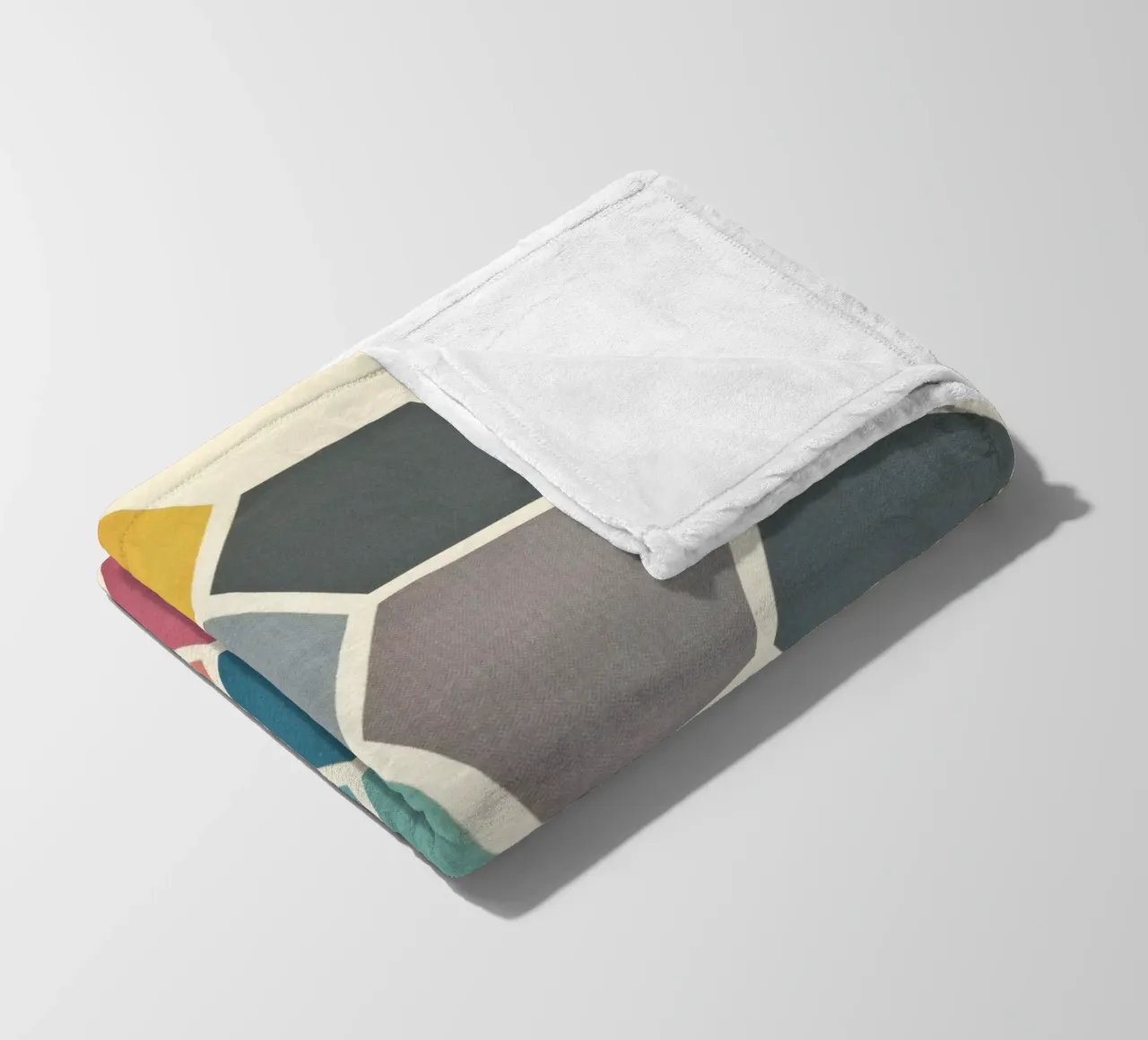 Nido d'ape II coperta in pile da Cassia Beck Collage