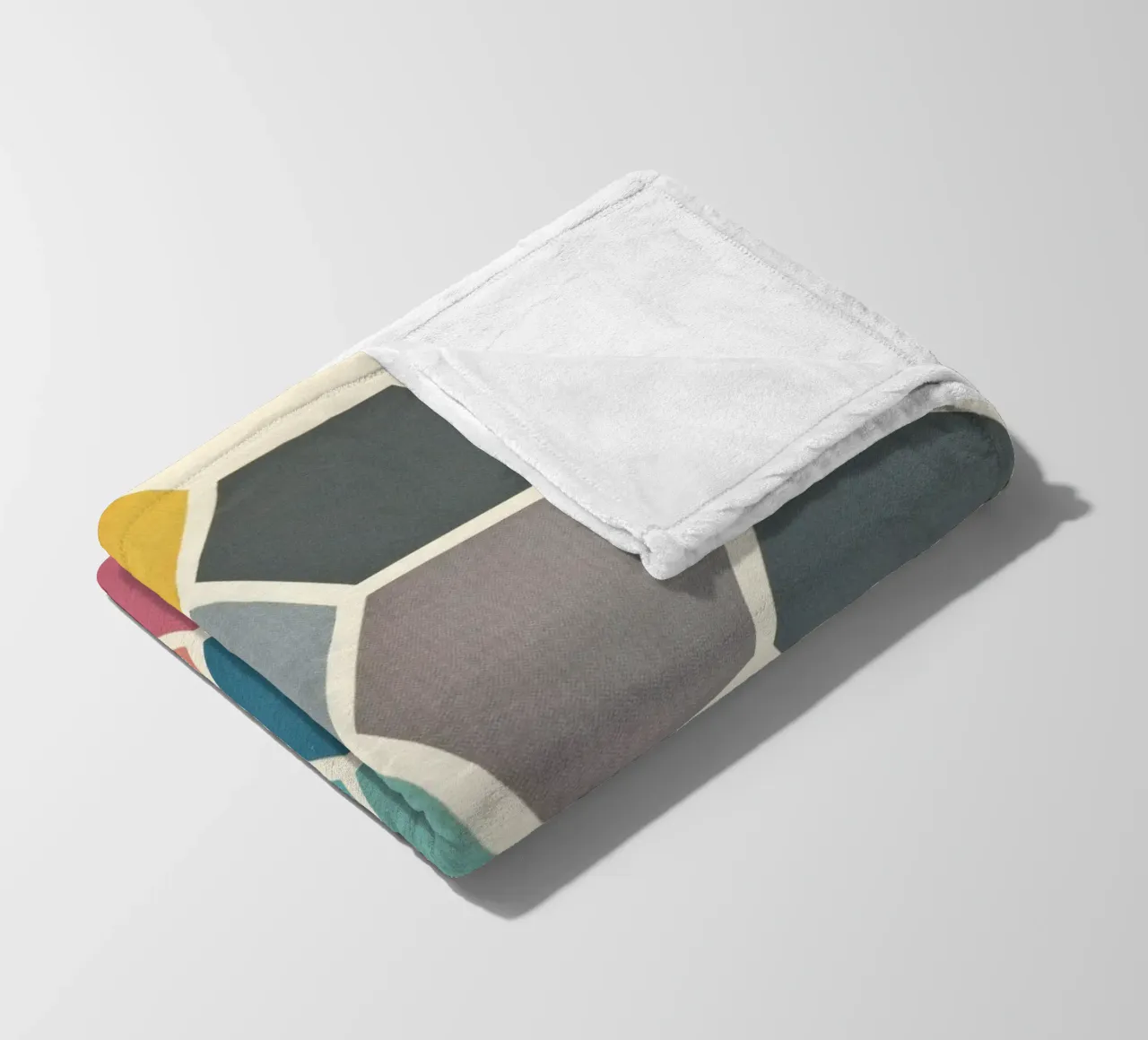 Nido d'ape II coperta in pile da Cassia Beck Collage