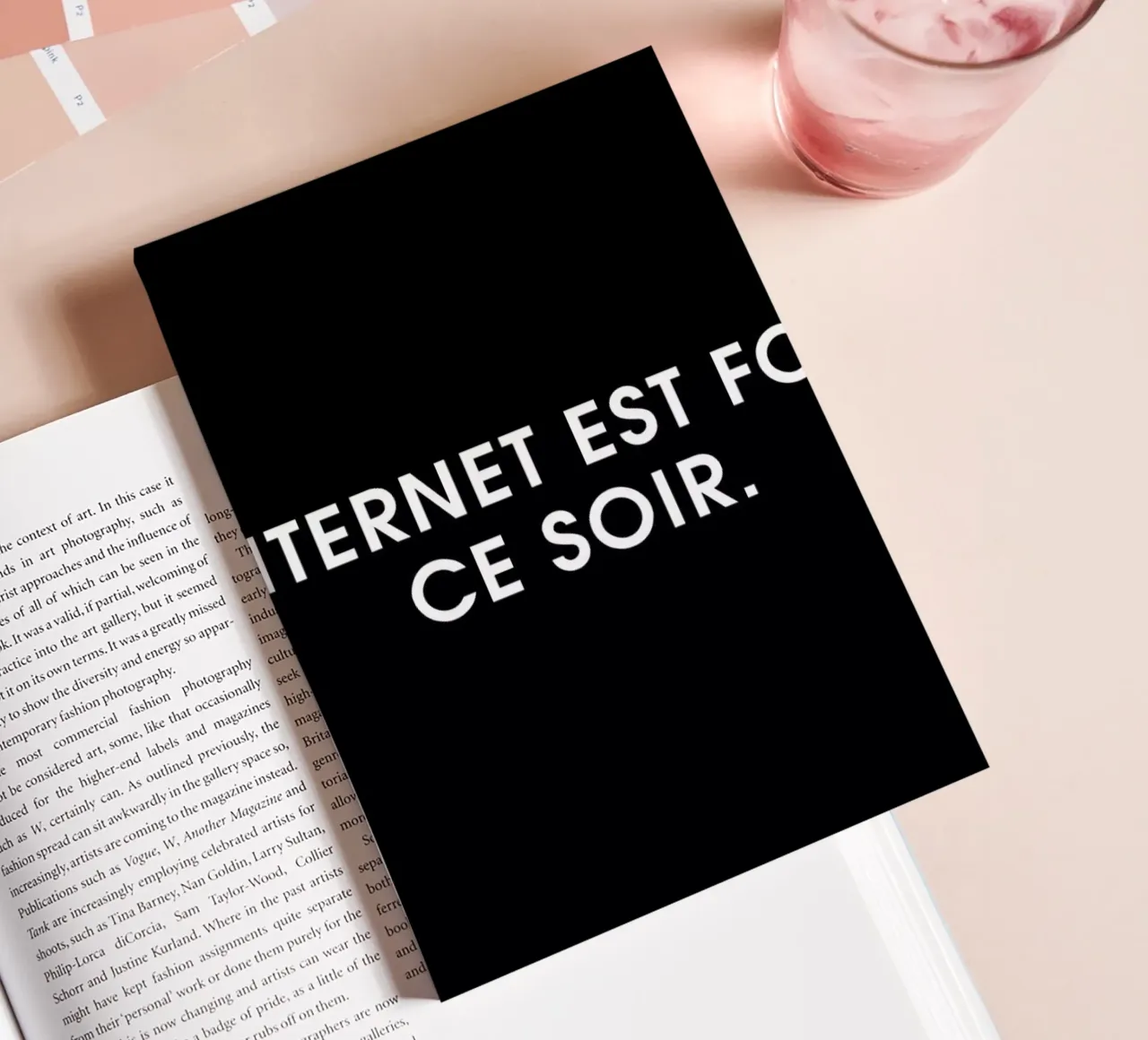 Internet est fou ce soir - Black notebook by Intertitres