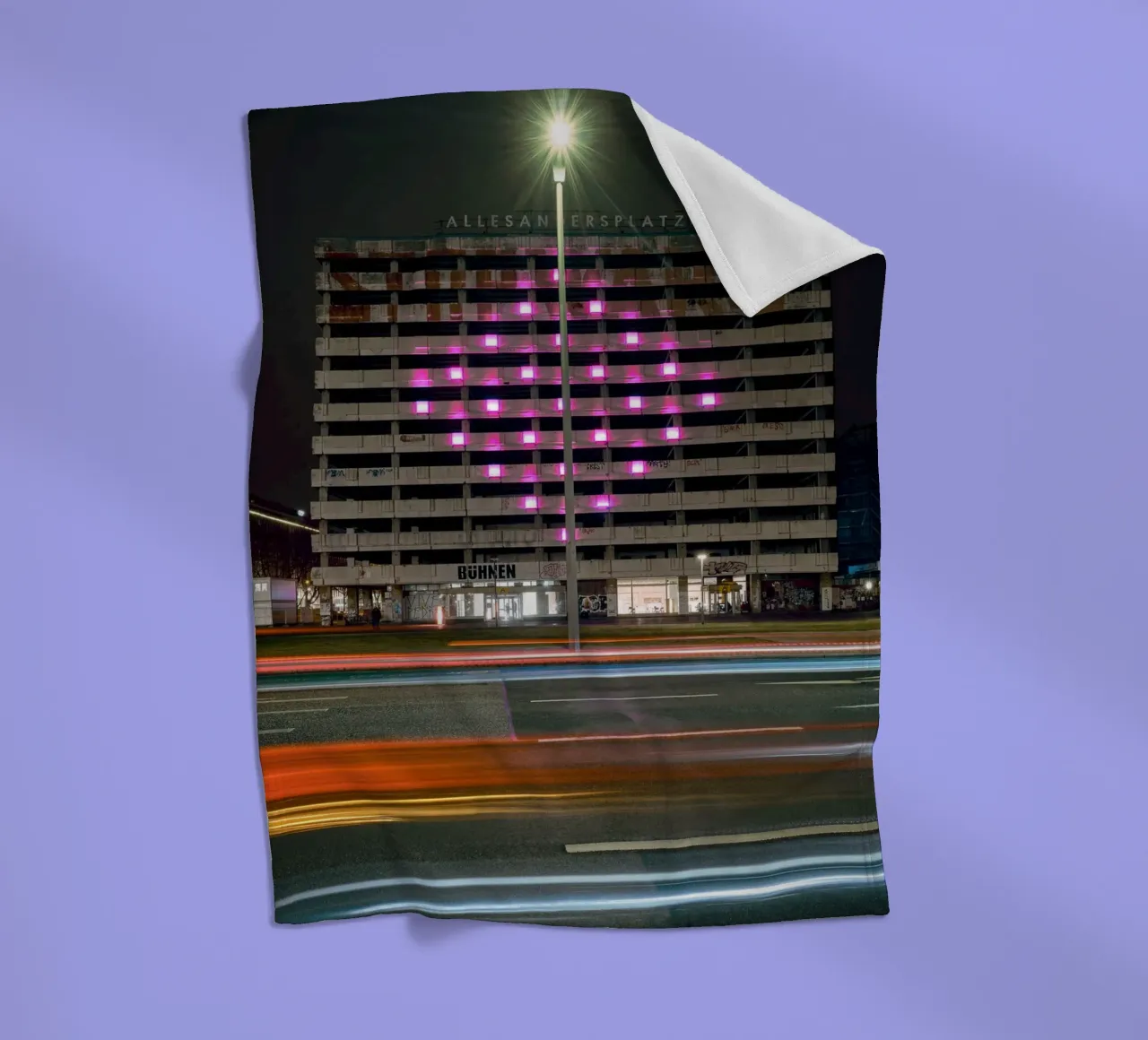 Allesandersplatz Fleecedecke von Amy & Kurt