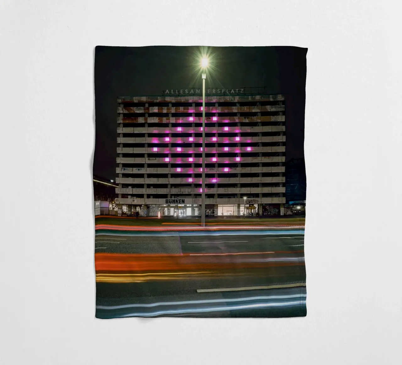 Allesandersplatz Fleecedecke von Amy & Kurt