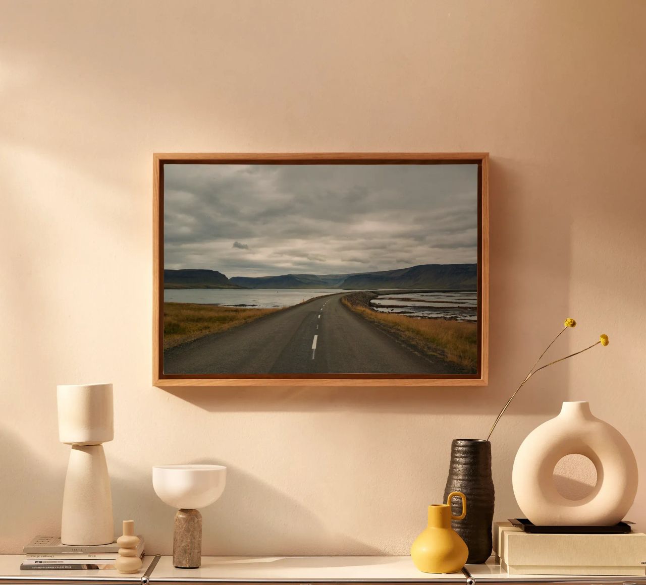 Abenteuer auf einer menschenleeren isländischen Straße - malerische Landschaft Leinwand von Ben & Clo creations