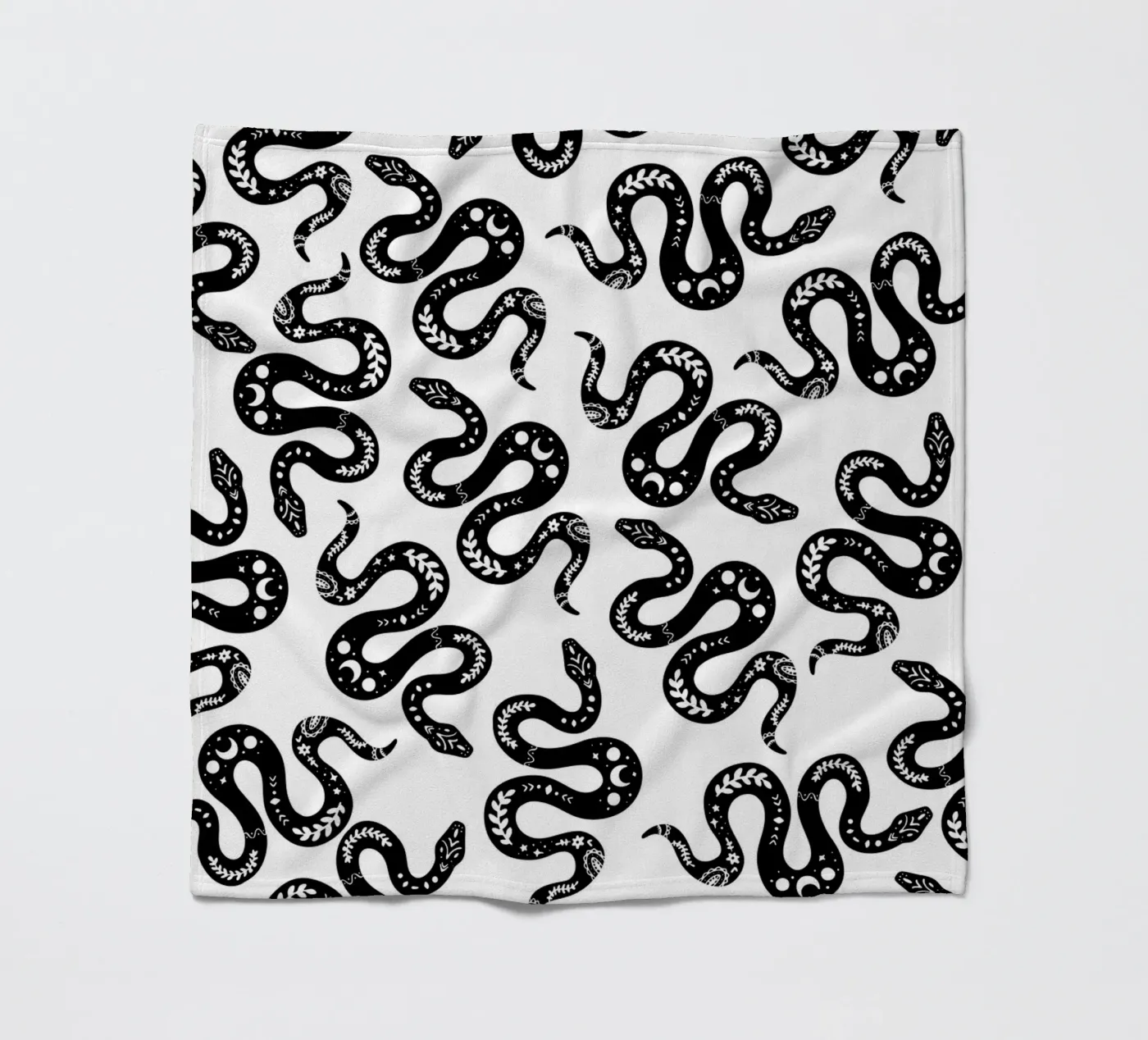 Snakes Fleecedecke von Happypatterns