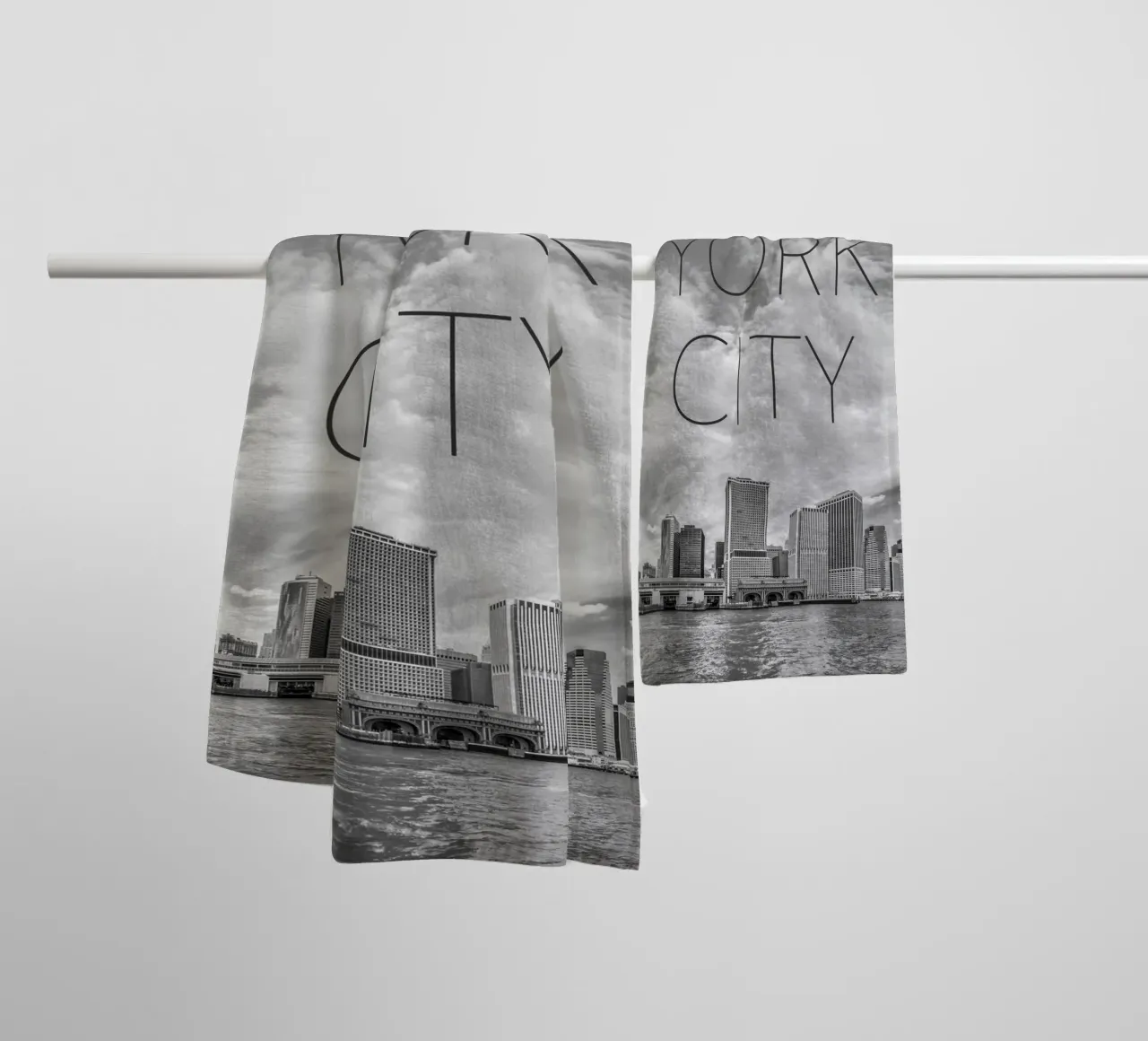 MANHATTAN South Point e Whitehall Terminal | Minimalist Skyl asciugamano da bagno da Melanie Viola