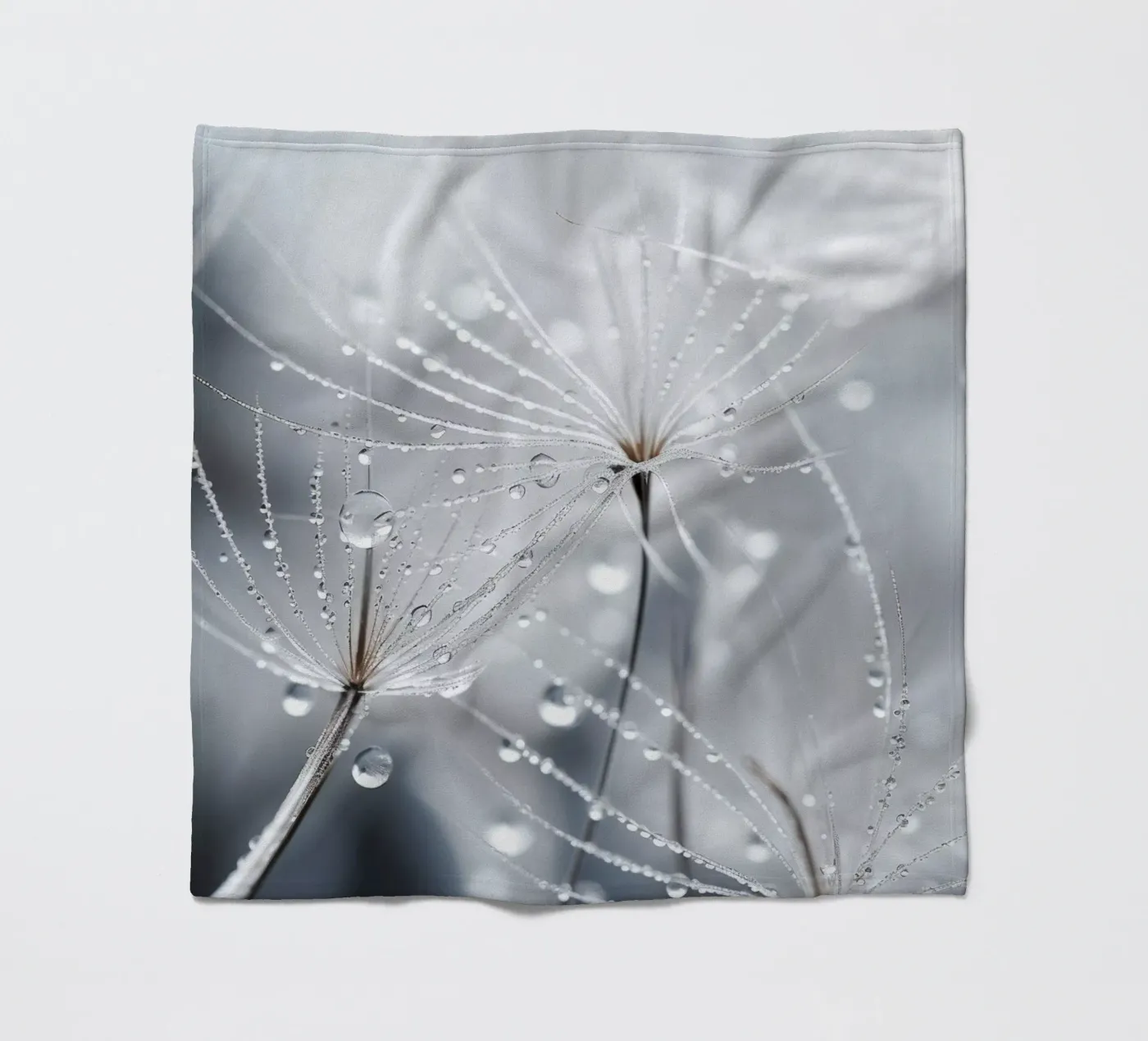 Tiny Wet World Fleecedecke von treechild