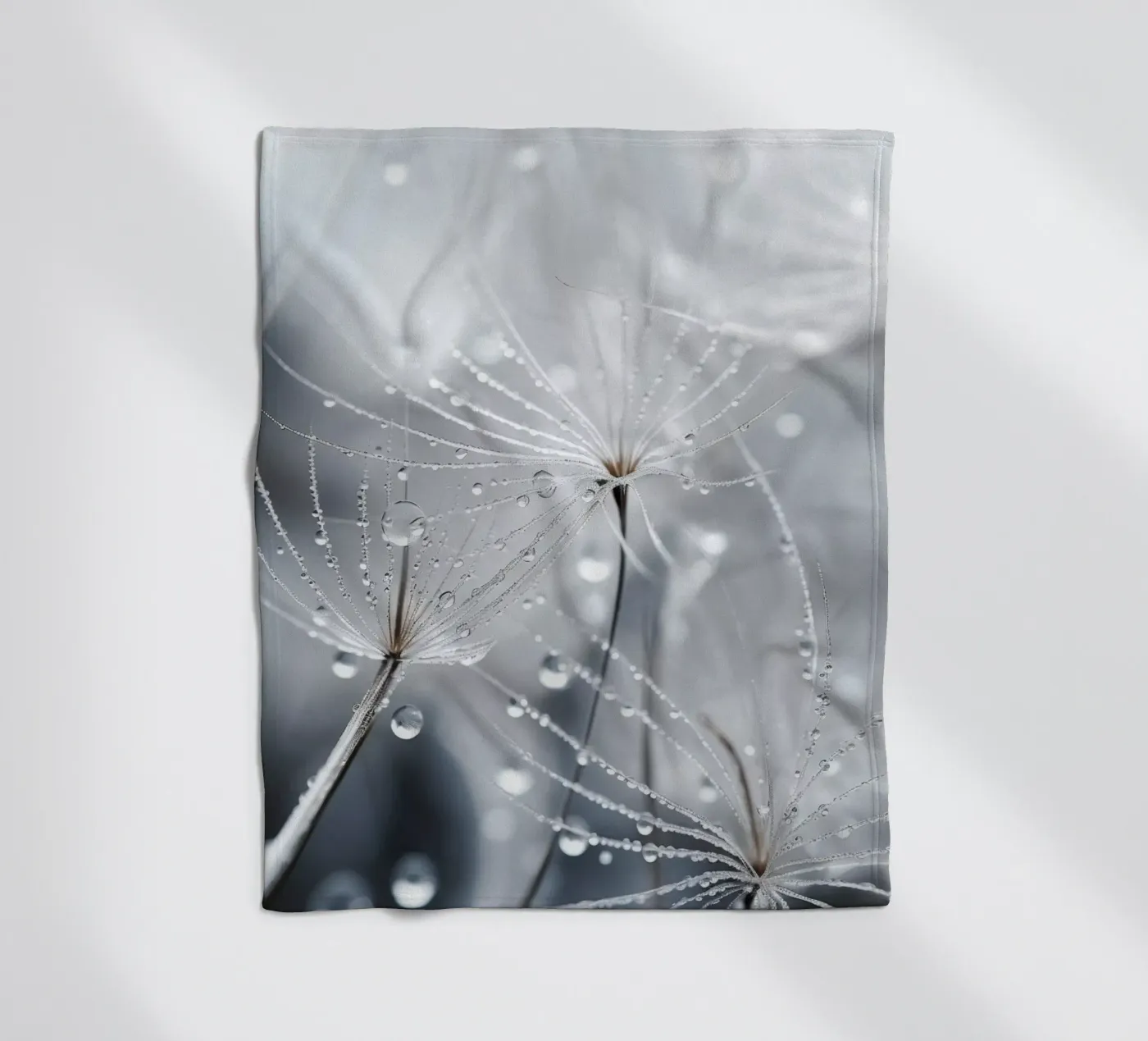 Tiny Wet World Fleecedecke von treechild