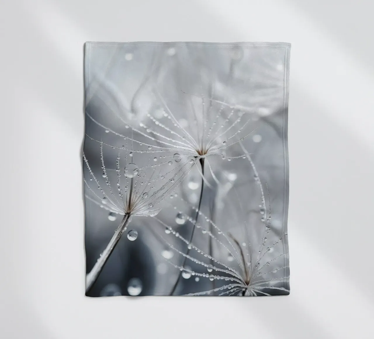 Tiny Wet World Fleecedecke von treechild