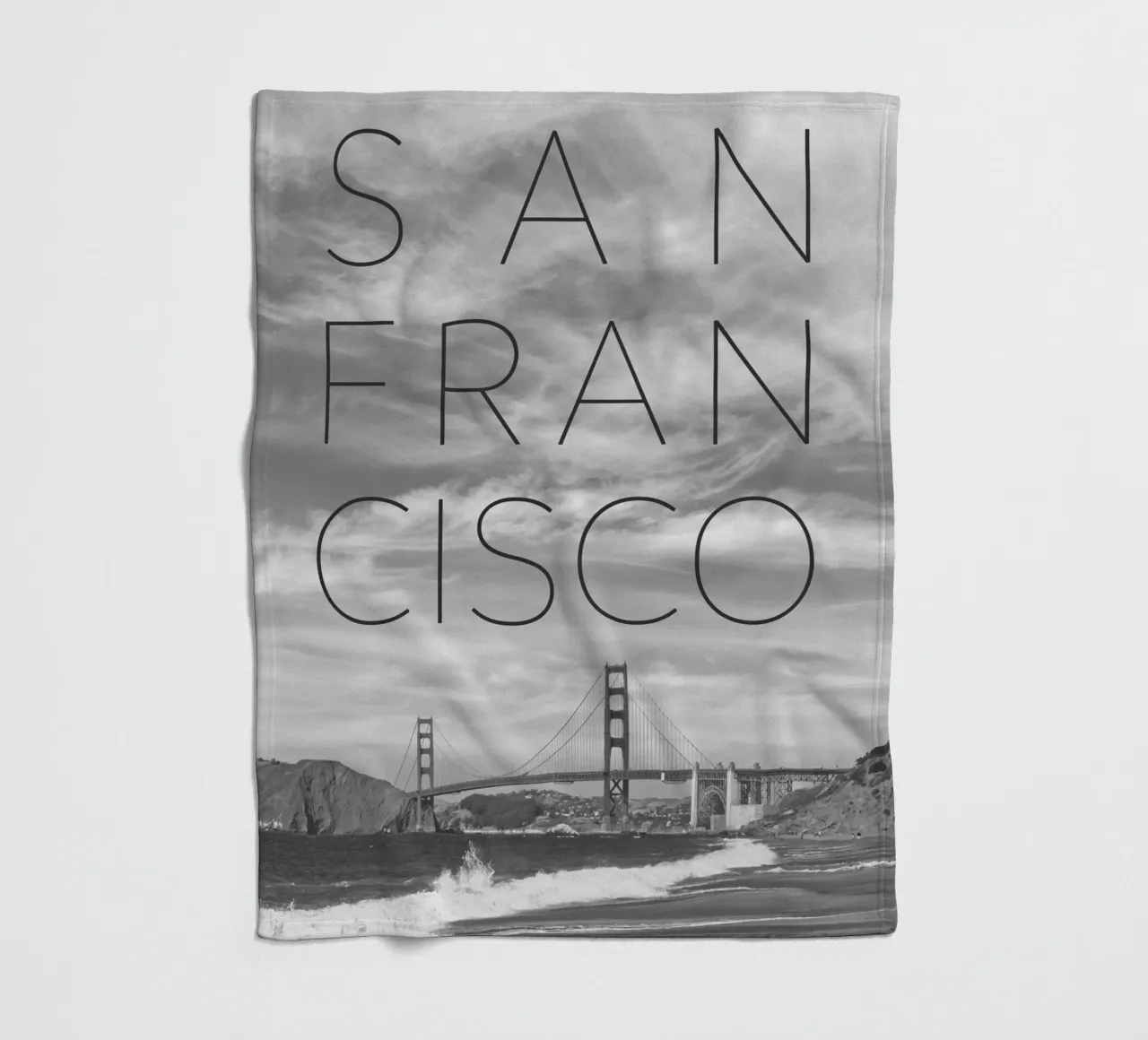 Golden Gate Bridge & Baker Beach | Text & Skyline Fleecedecke von Melanie Viola