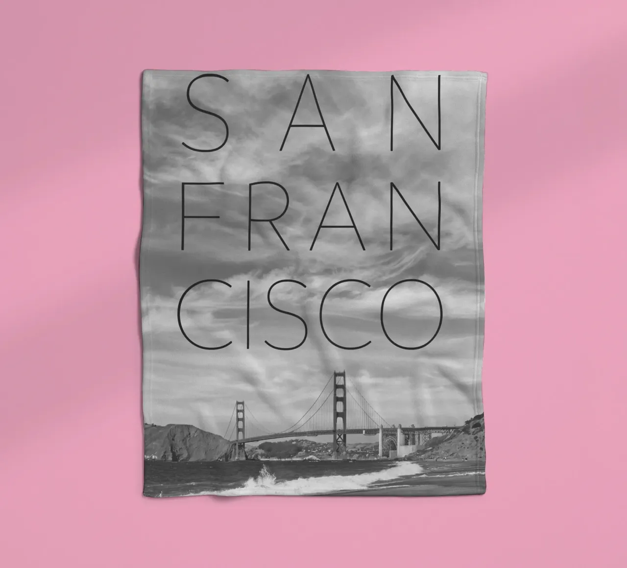 Golden Gate Bridge & Baker Beach | Text & Skyline Fleecedecke von Melanie Viola