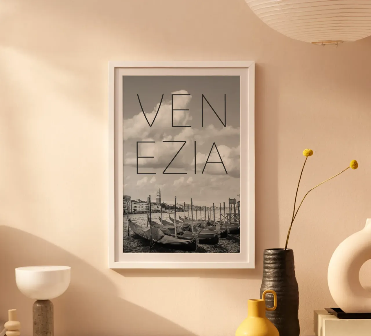 VENEZIA Canal Grande e Torre del Marchese | Testo & Skyline poster con telaio in alluminio da Melanie Viola
