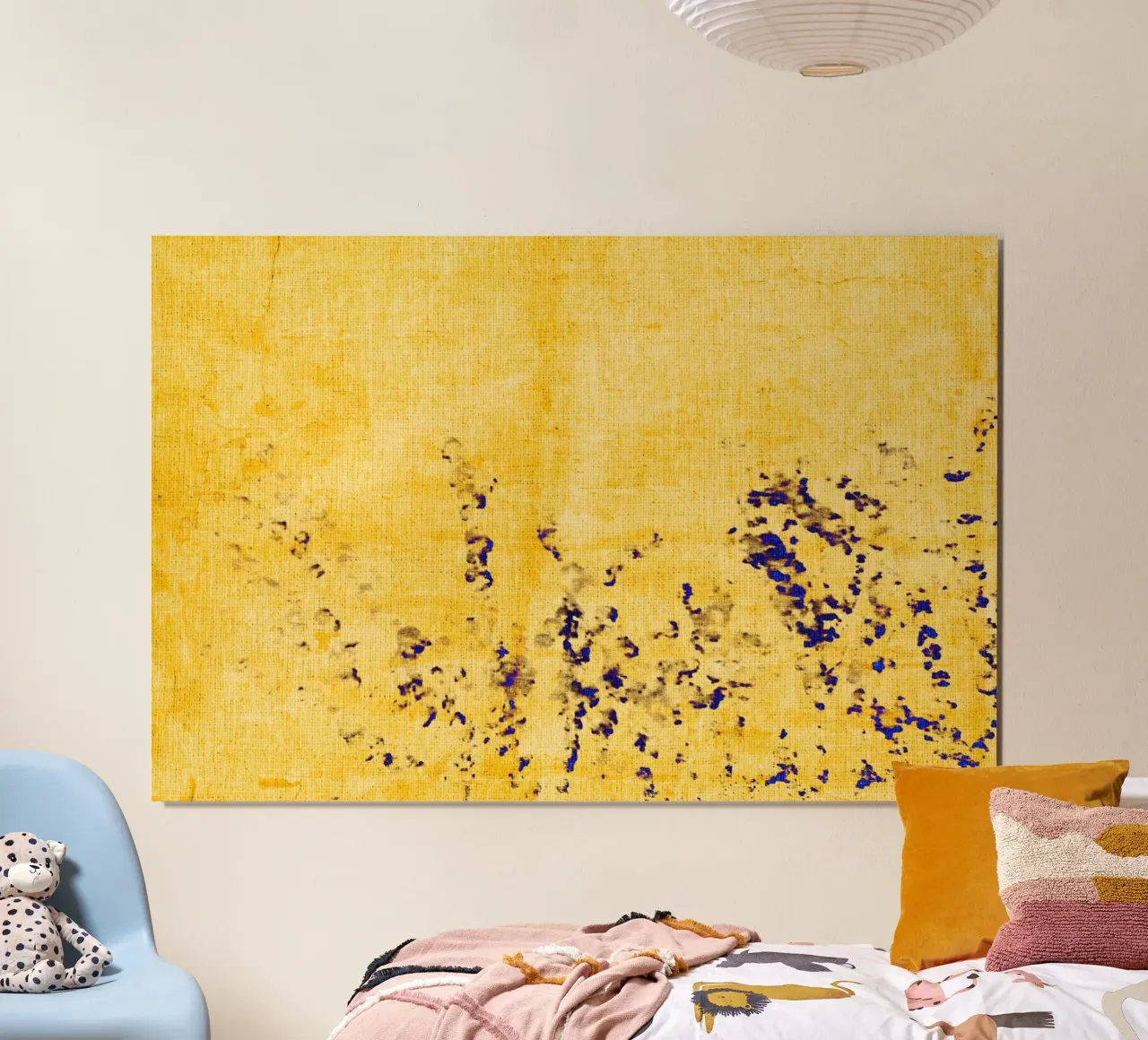 Fiori blu astratti poster con telaio in legno da Teresa André