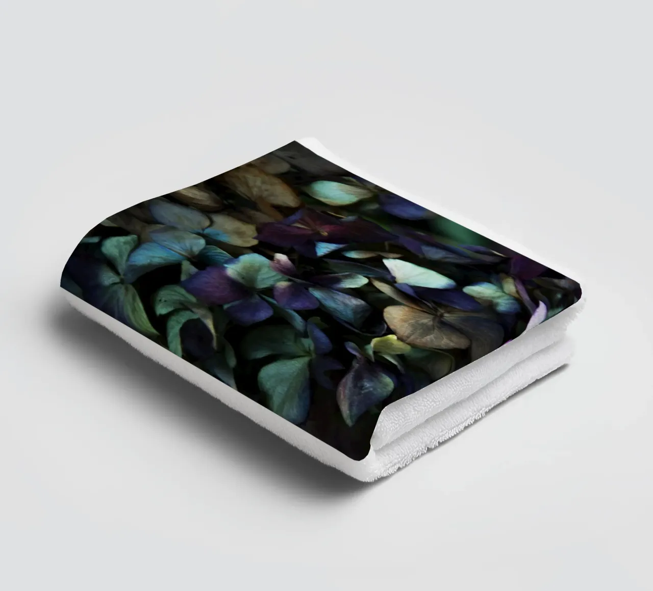 Flower hydrangea blue and green towel by Teresa André