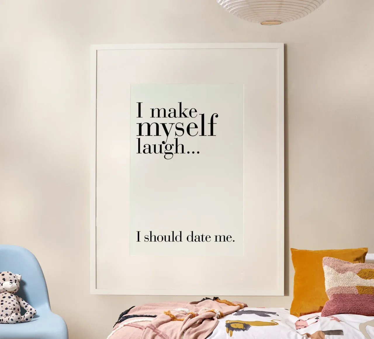 Date me poster con telaio in legno da FUNKE Lifestyle GmbH