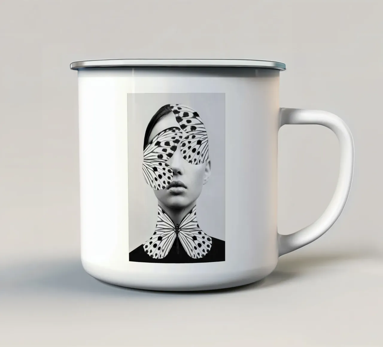 Donna Farfalla tazza in smalto da dada22