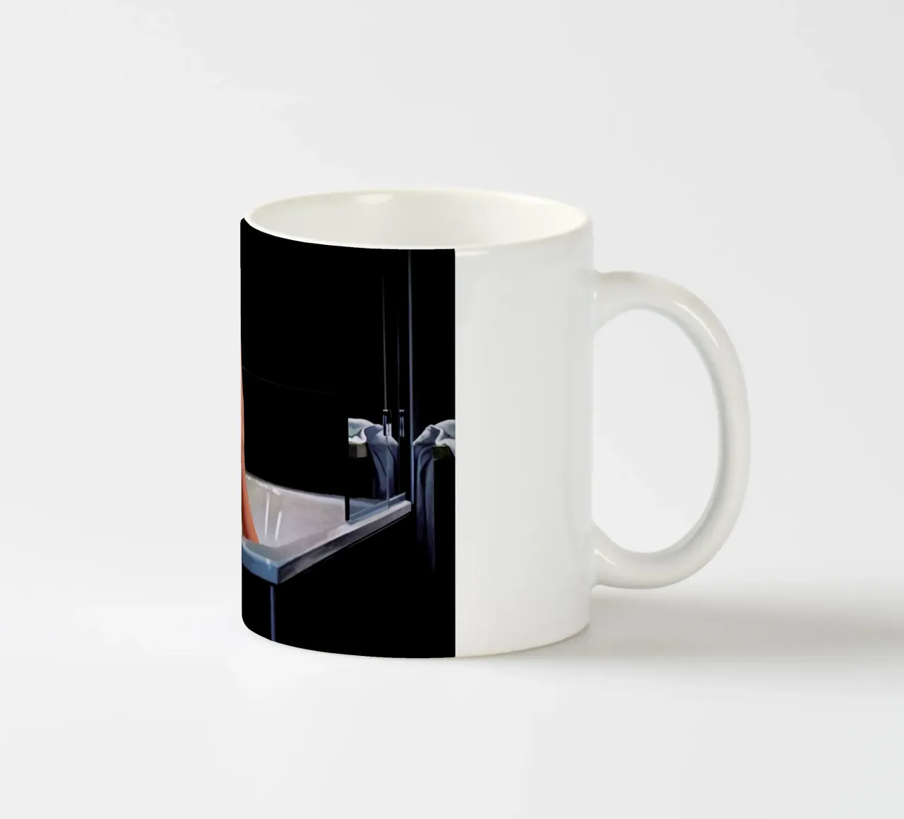 Dans Le Bain taza de cerámica de Jérôme Romain