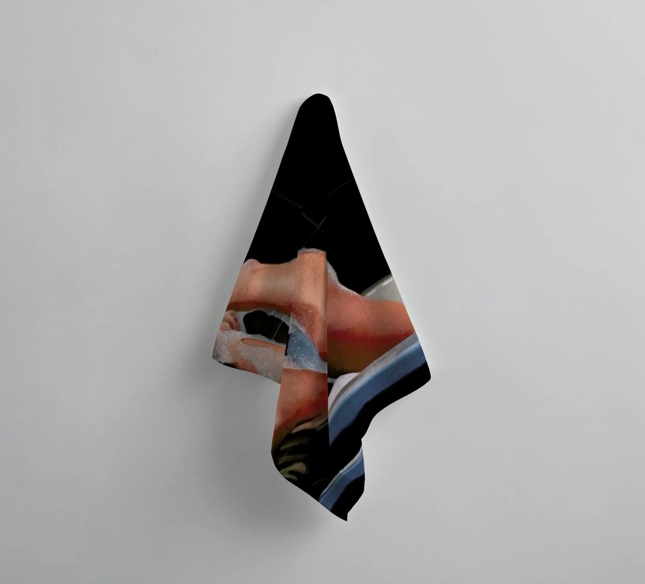 Dans Le Bain Handtuch von Jérôme Romain