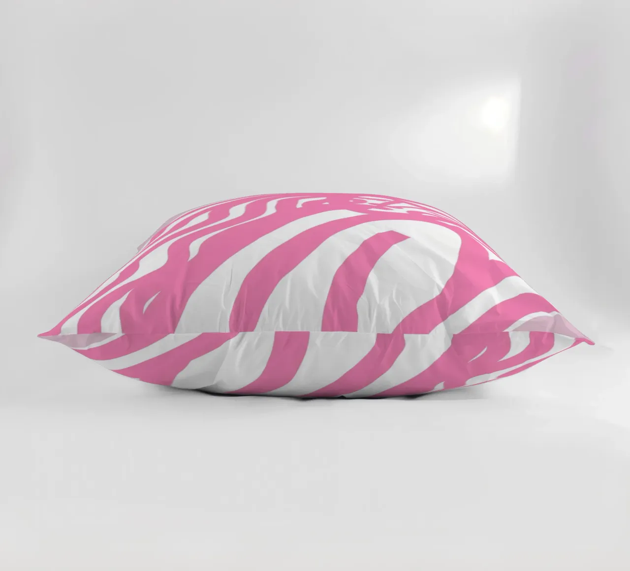 The Silence (pink) cuscino da treechild