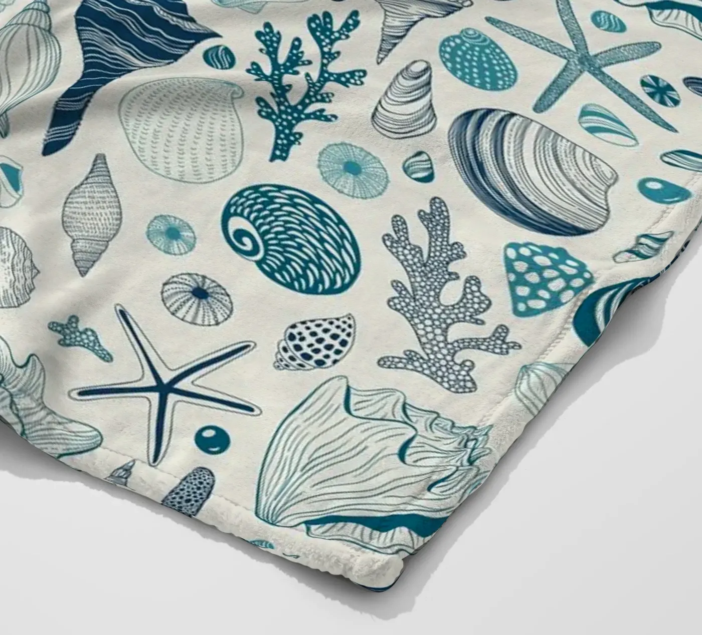 Zeeschalen fleecedeken van Painted Nature