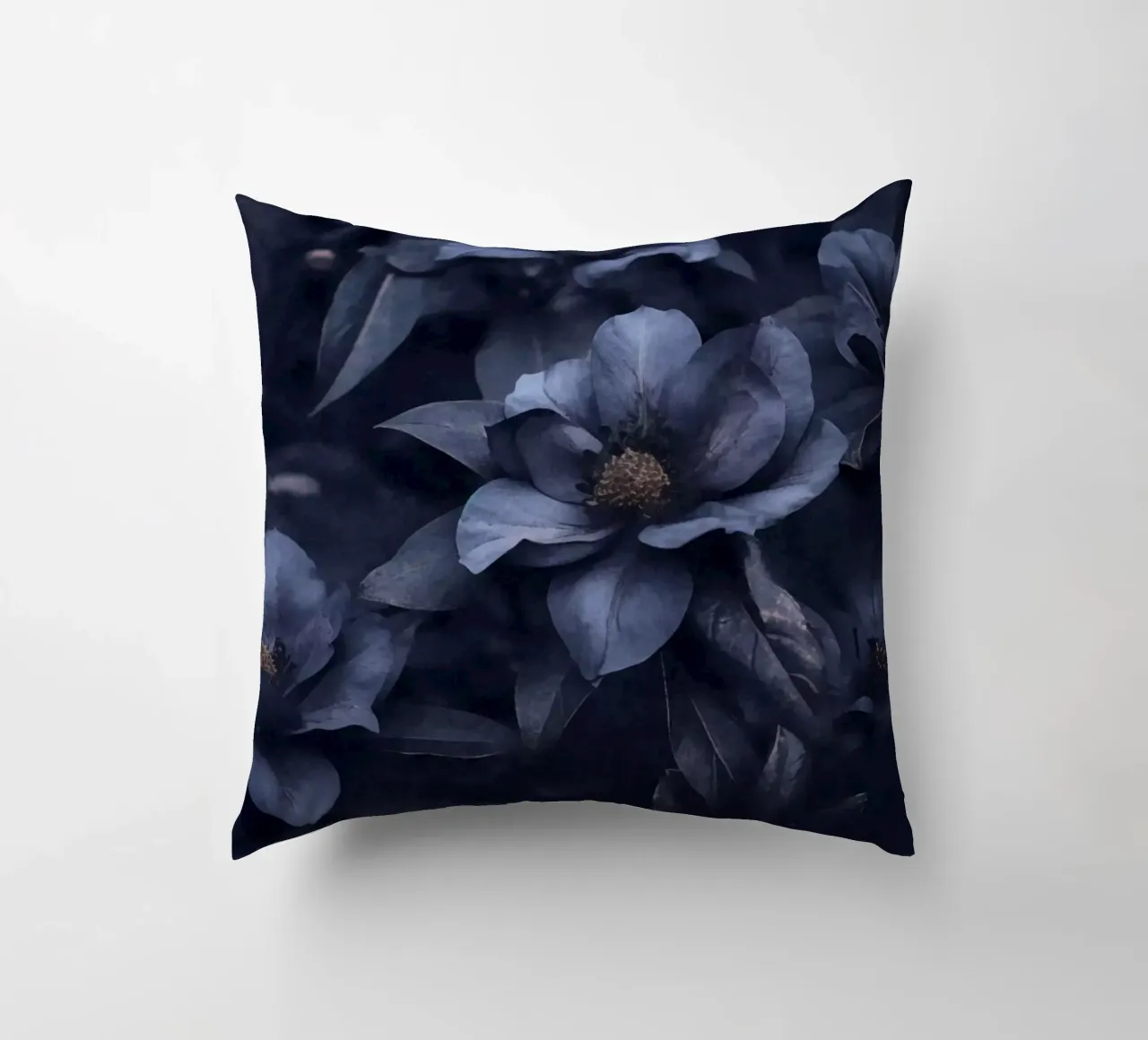 Fiori grandi di colore blu cuscino da Andrea Haase Floral Passion