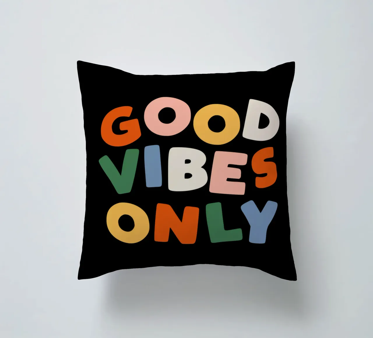 Good Vibes Only Colourful Typografie Design cuscino da THE MOTIVATED TYPE