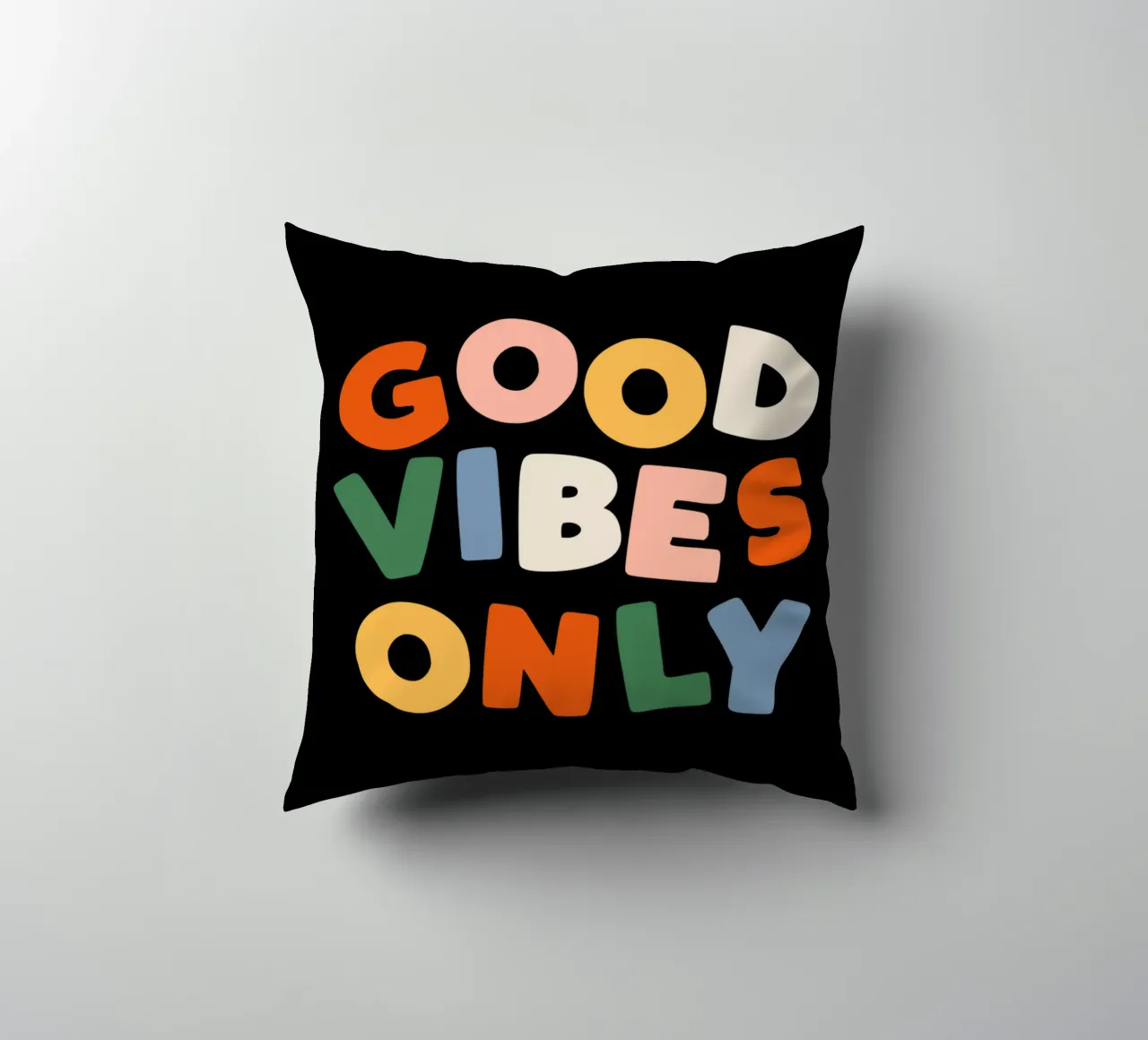 Good Vibes Only Colourful Typografie Design cuscino da THE MOTIVATED TYPE