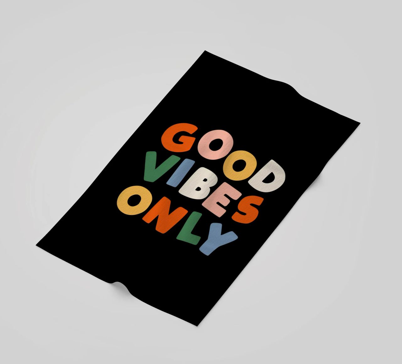 Good Vibes Only Colourful Typografie Design telo mare da THE MOTIVATED TYPE