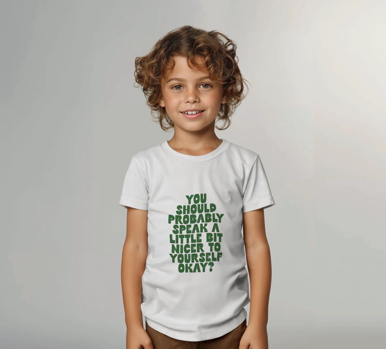 Probabilmente dovreste parlare in modo un po' più gentile con voi stessi t-shirt bambini da THE MOTIVATED TYPE