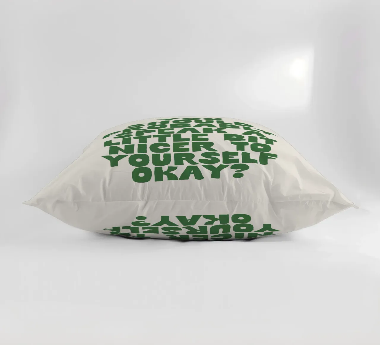 Vous devriez probablement vous parler un peu plus gentiment à vous-même coussin de THE MOTIVATED TYPE