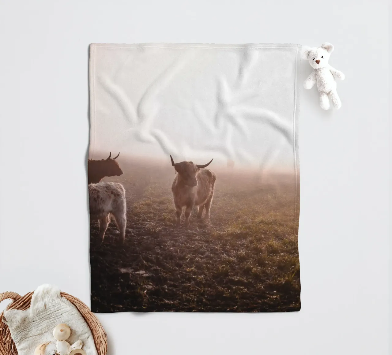 Hochland Rind - Nebelschleier über der Weide 🐮 Fleecedecke von Sibbershusum