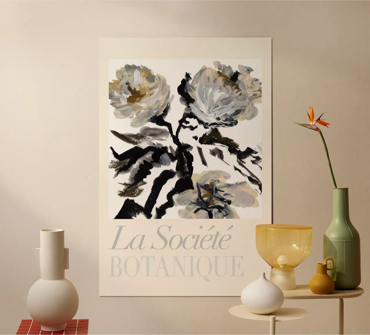La Società Botanica, Fiori neri, bianchi e crema poster con telaio in plastica da Cartissi