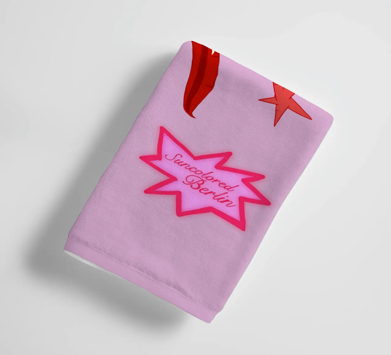 Fierce and Playful: Hot Chili Vibes Handtuch von suncoloredberlin