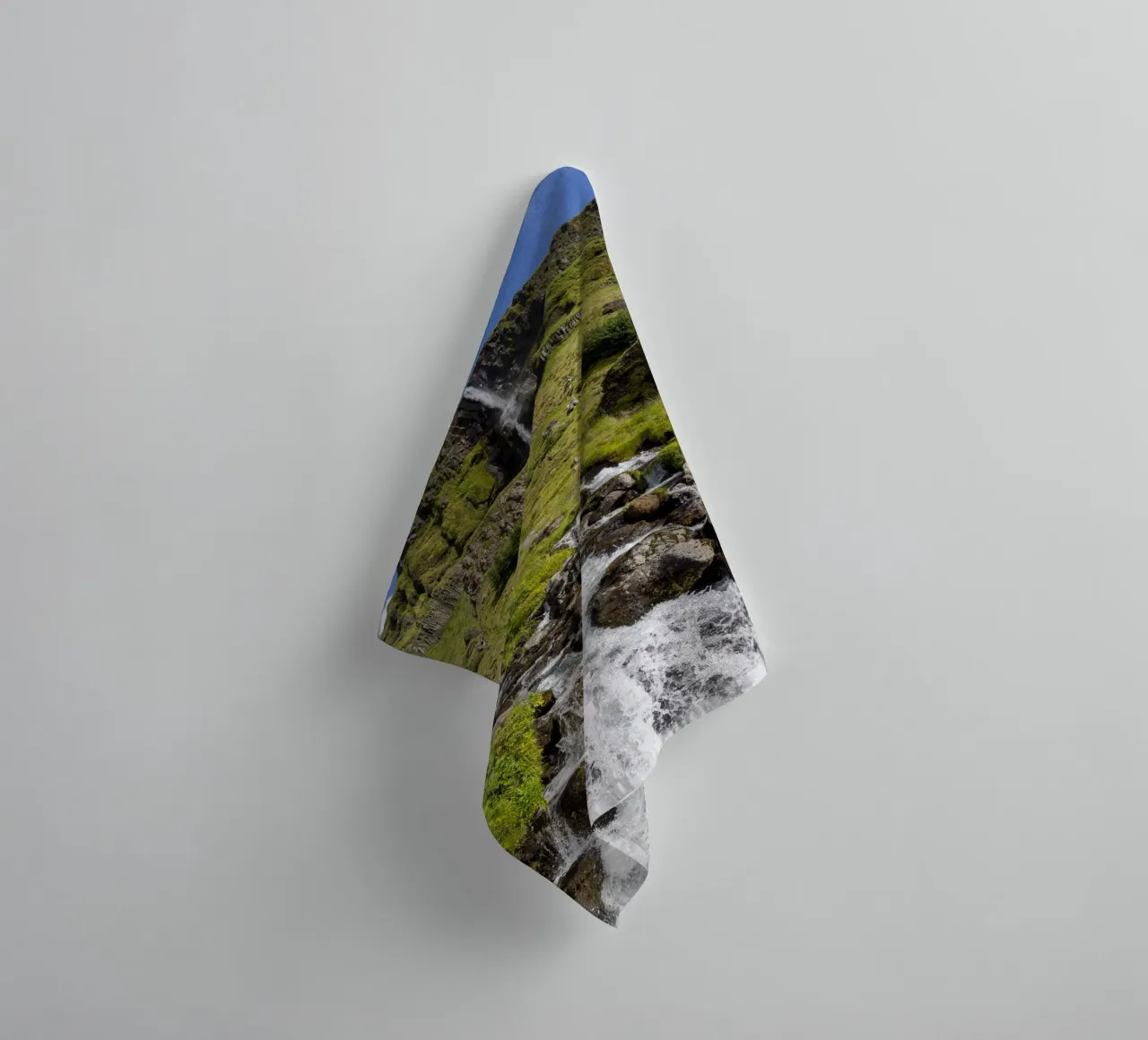 Island - Wasserfall asciugamano da bagno da Nadine Ginzel