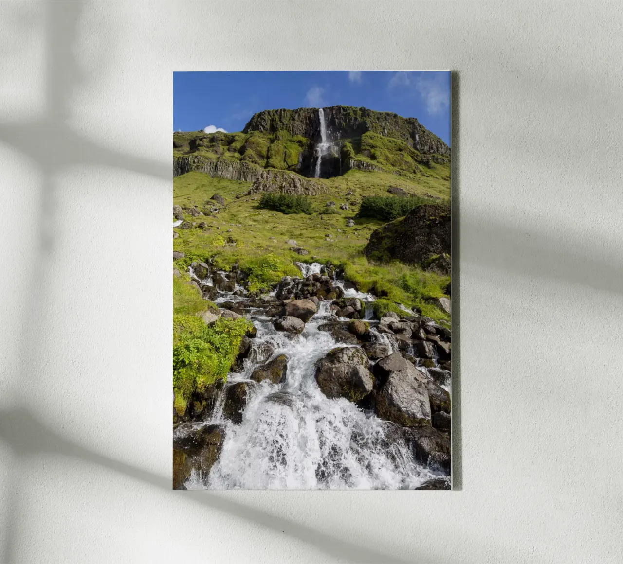 Island - Wasserfall tela con Cornice a cassetta da Nadine Ginzel