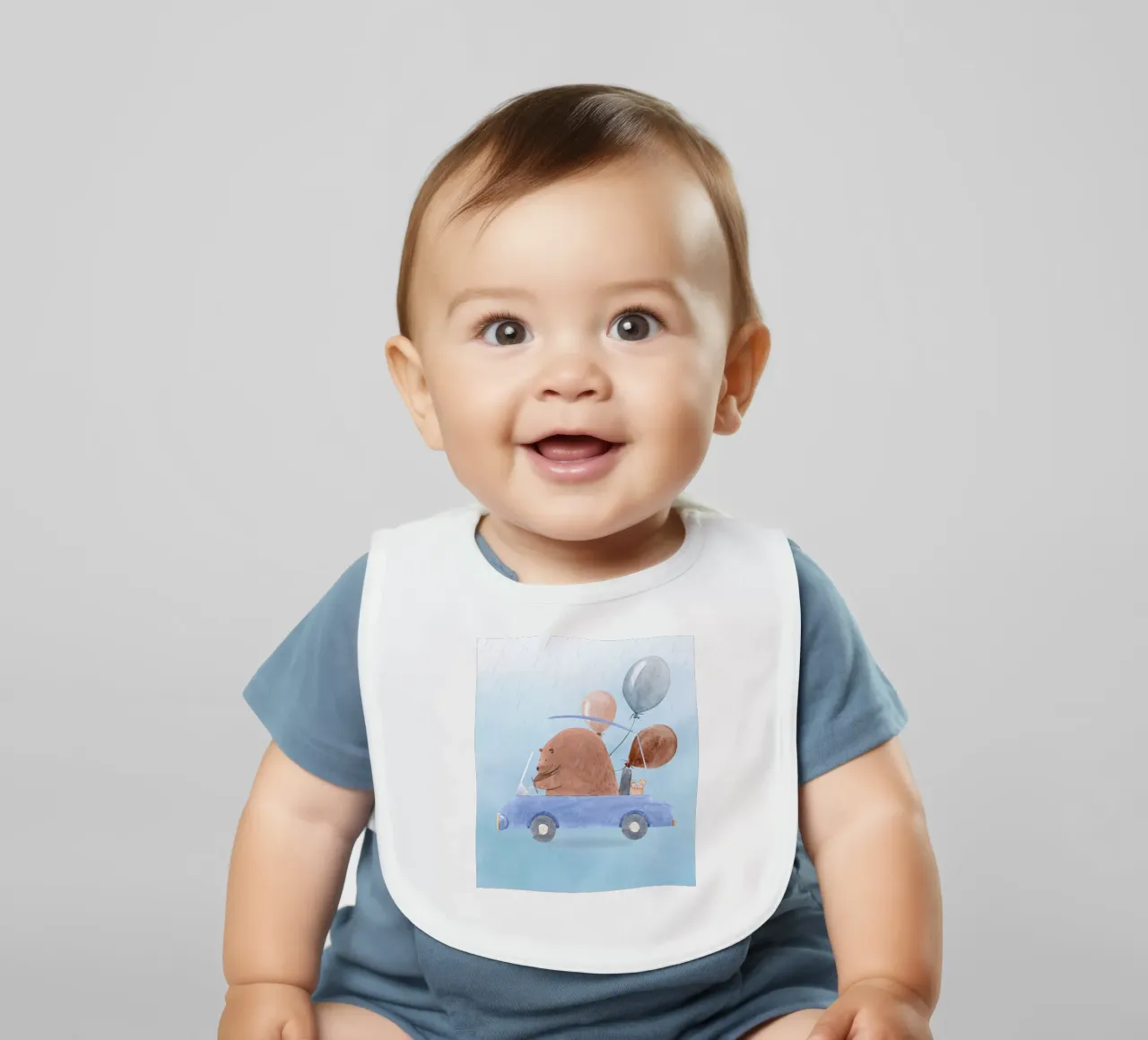 Orso in una cavalcata piovosa bavaglino da Doodle Dreams Art