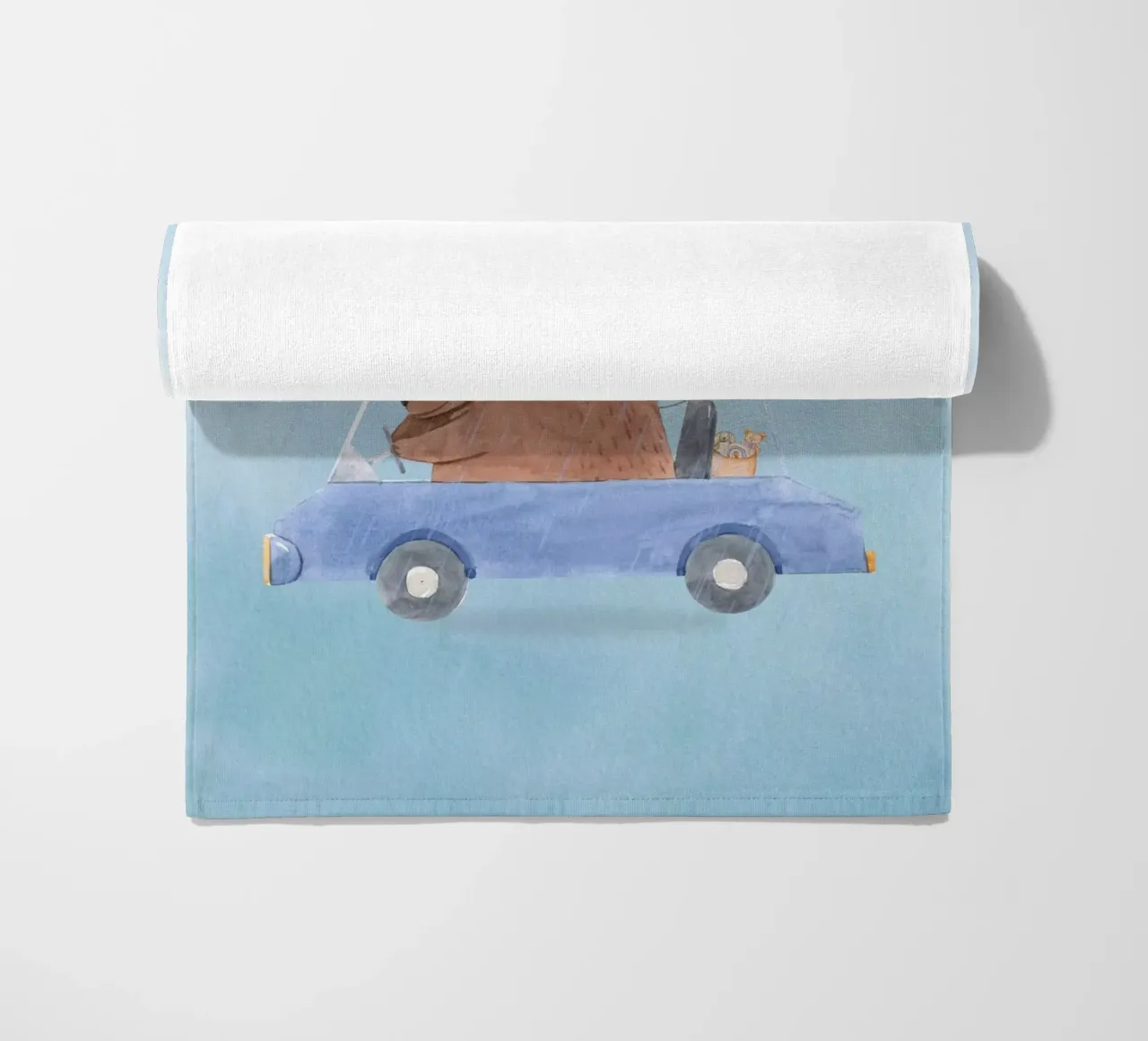 Orso in una cavalcata piovosa telo mare da Doodle Dreams Art